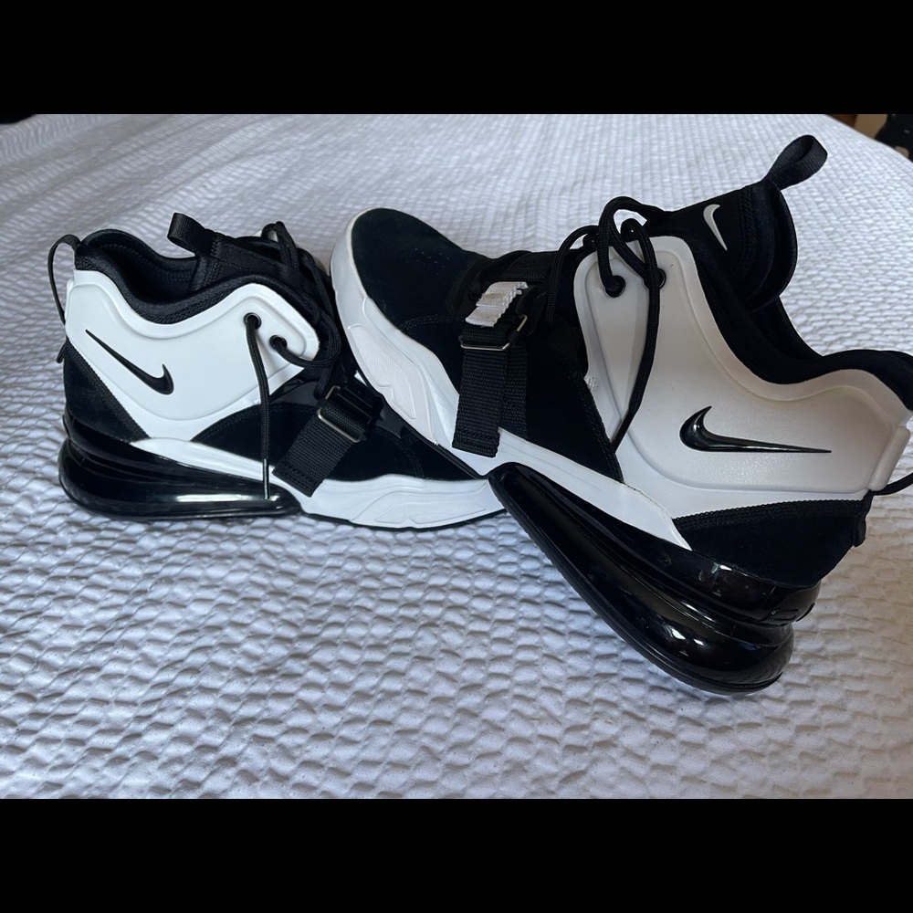 Nike Air Force 270 size 13